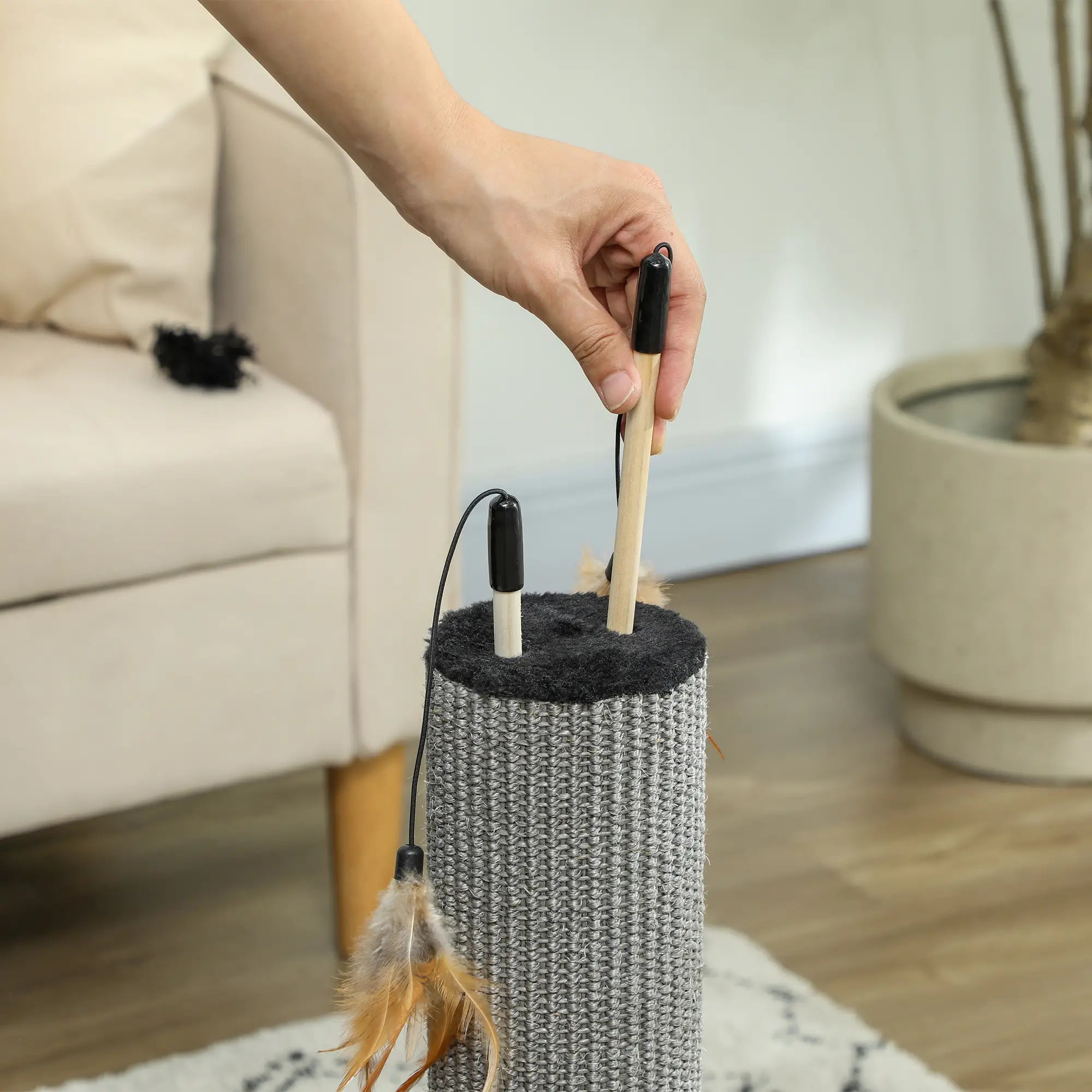 78cm 2-in-1 Cat Scratching Post with 3 Toy Feathers, Black