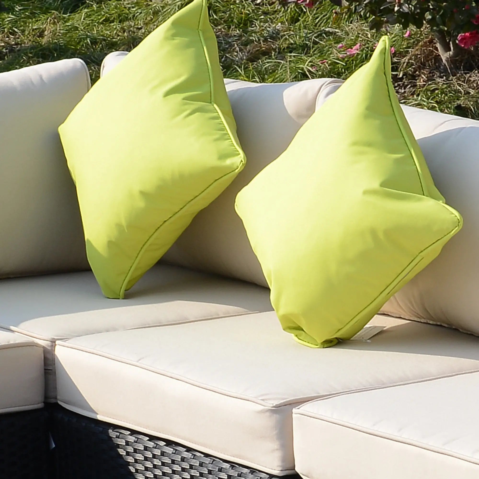 8 Pieces PE Rattan Corner Sofa Set with Thick Cushions, Aluminium Outdoor Rattan Garden Furniture Set with Glass Top Table, No Assembly Required, Black